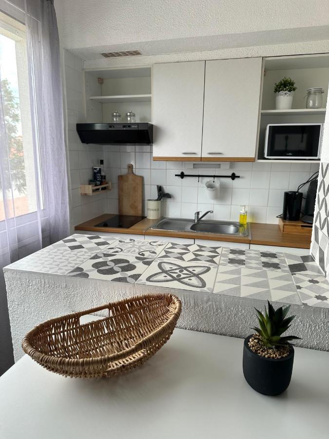 Appartement Charmant studio lumineux Florida plage à Canet-en-Roussillon Extérieur photo